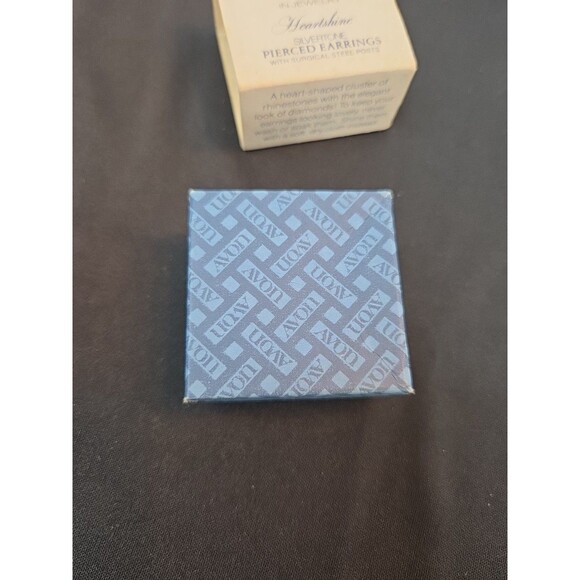 Avon Fashion Accents Heartshine Silvertone & Rhinestone Pierce Earrings 1979 NWB - Picture 4 of 8